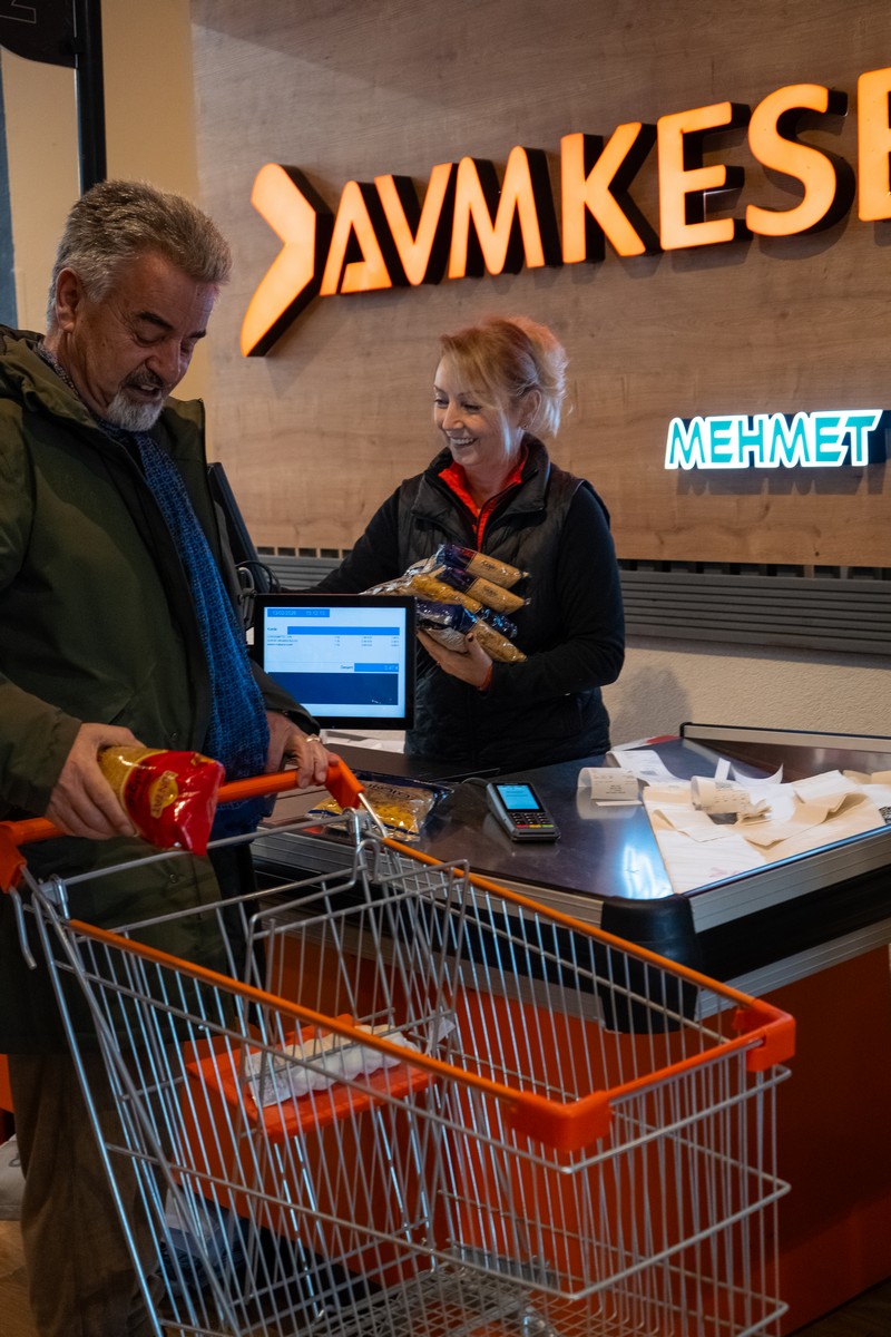 Familie beim Einkaufen